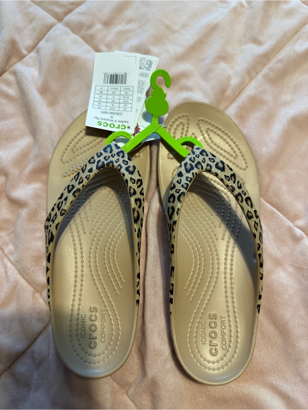 Women's NEW leopard print Crocs flip flops - Picture 2 of 3